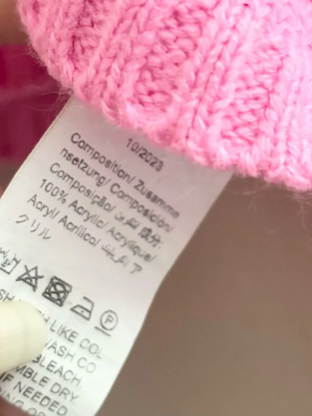 5/$15 🩷 SHEIN Bright Pink Knit Sweater